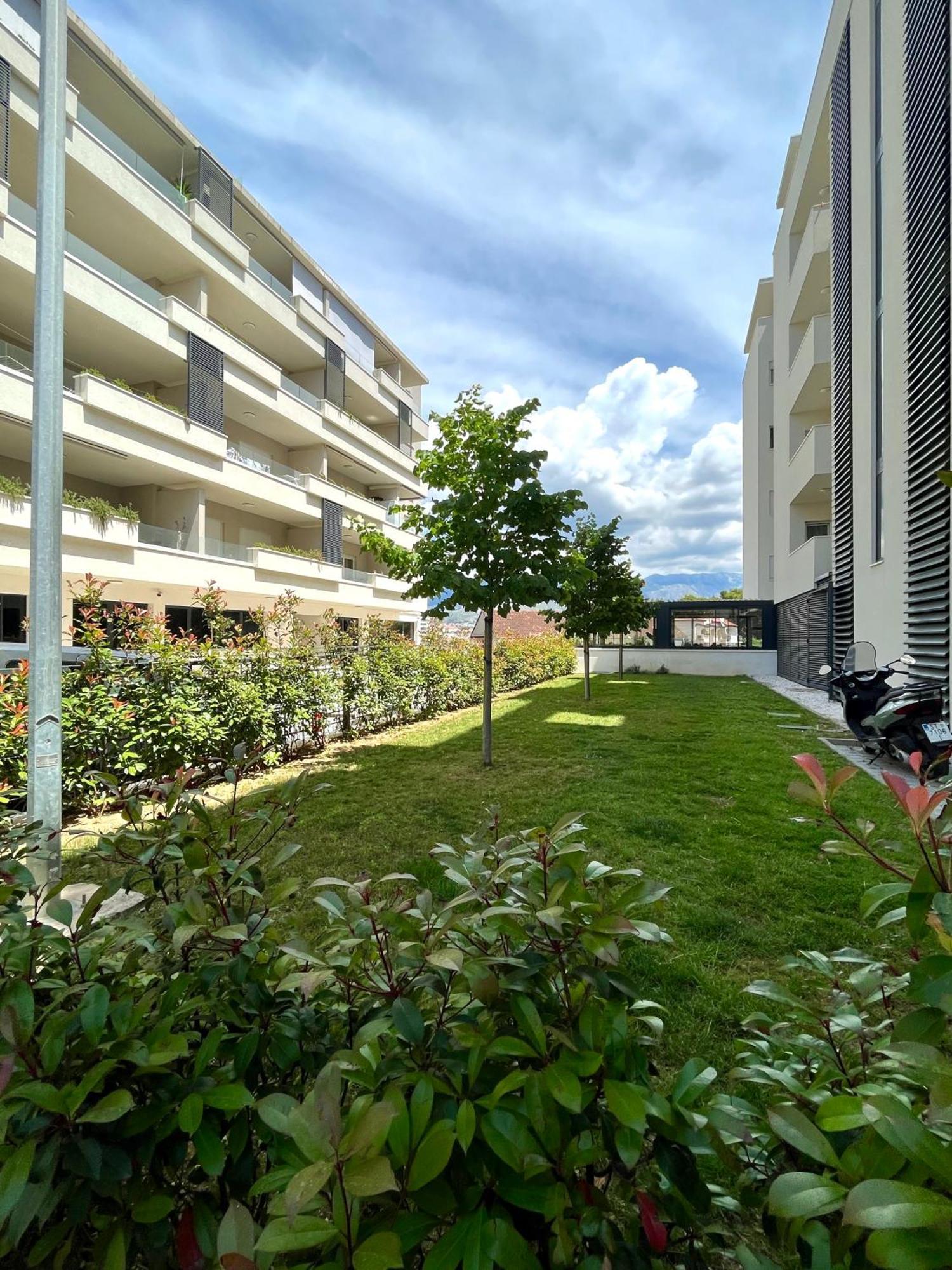Luxury Apartment Rinos - Free Garage Parking Split Buitenkant foto