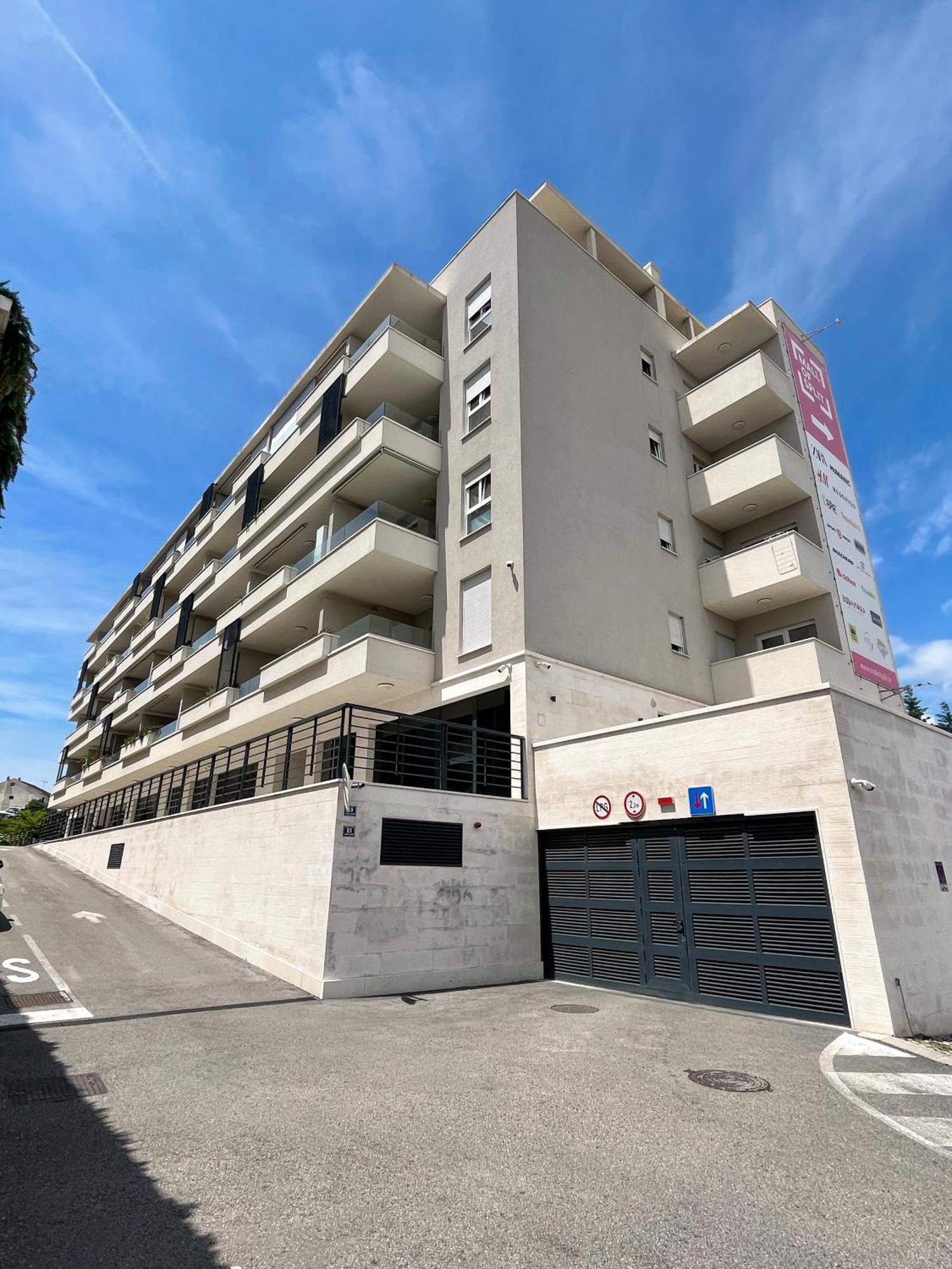 Luxury Apartment Rinos - Free Garage Parking Split Buitenkant foto