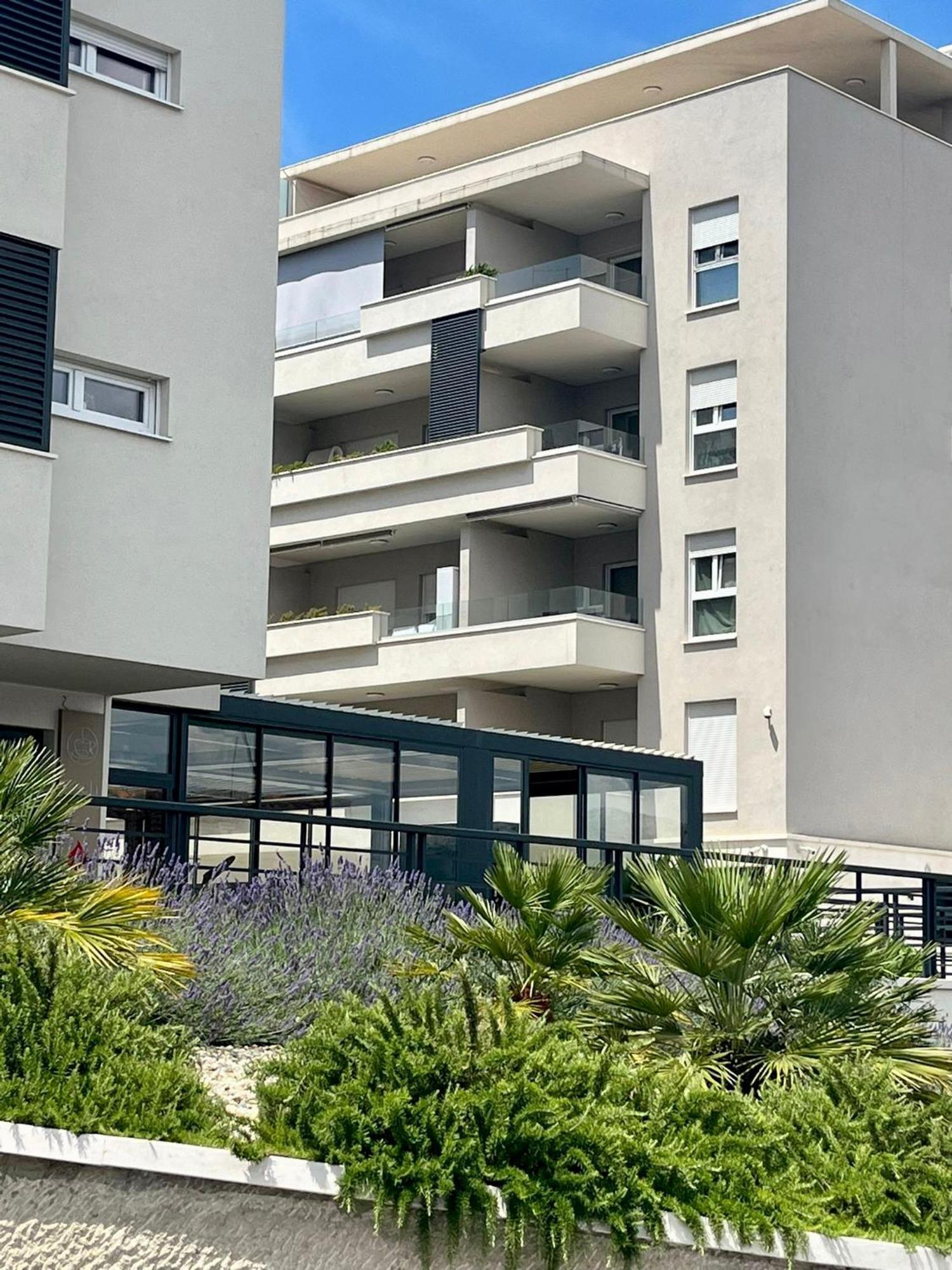 Luxury Apartment Rinos - Free Garage Parking Split Buitenkant foto